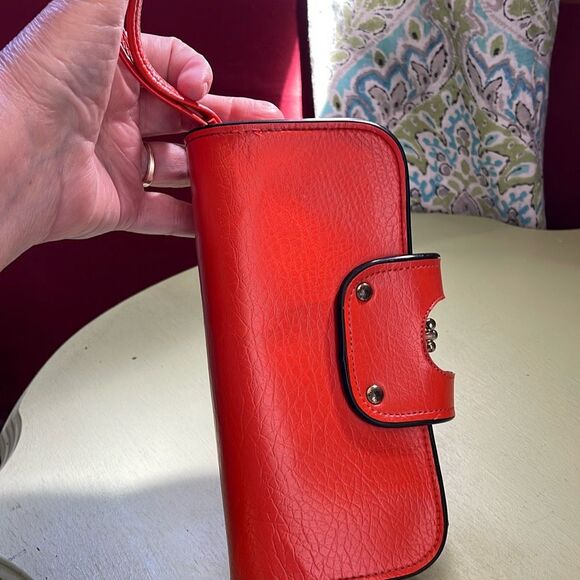 Vintage 1960’s70’s orange faux leather wristlet. - Picture 3 of 16